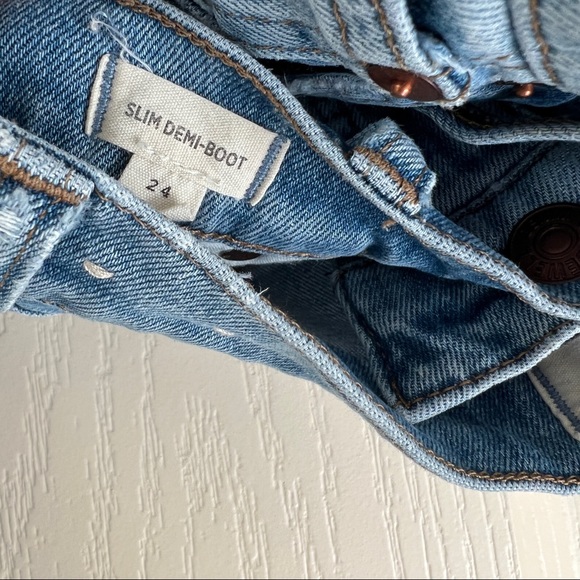 Madewell Slim Demi-Boot Jeans in Denis Wash - Picture 9 of 12